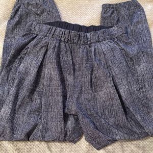 Lululemon joggers size 6 like new